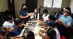 MiAmbiente capacita en artesanías a mujeres de Gualaca