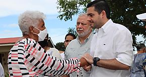 Vicepresidente Carrizo entregó soluciones habitacionales en Coclé