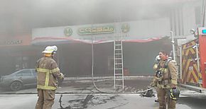 Dos locales comerciales afectados por incendio en Santiago