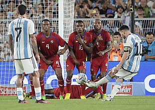 2-0. Con el gol 800 de Messi en su carrera, Argentina derrotó a Panamá