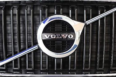 Volvo Cars fija el precio de su salida a bolsa en 53 euros y prevé recaudar 2000 millones