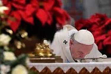 El papa insta a trabajar por la paz en su mensaje de Año Nuevo