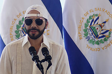 Bukele pide el voto para seguir con la guerra contra las pandillas en El Salvador