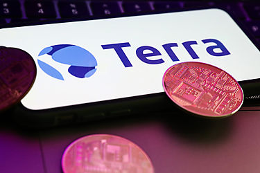 Los desarrolladores de Terra suspenden todas las nuevas transacciones con sus stablecoin