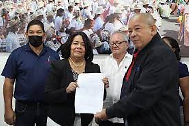 Maribel Gordón y Melitón Arrocha presentan precandidatura presidencial por libre postulación