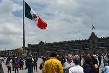 Sismo de 77 sacude a México en aniversario de dos devastadores terremotos