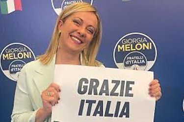 Giorgia Meloni una nostálgica de Mussolini gana las elecciones en Italia