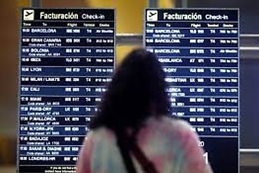 Más de 600 vuelos cancelados en las islas Canarias por lluvias torrenciales