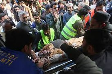 Al menos 25 muertos y más de 120 heridos en ataque en mezquita en Pakistán
