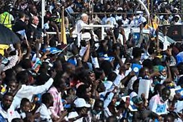 El Papa denuncia el colonialismo económico de los más ricos en África