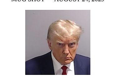 Trump encarcelado brevemente y fotografiado en prisión
