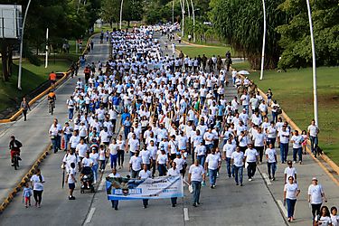Realizan caminata en conmemoración al mes contra la trata de personas