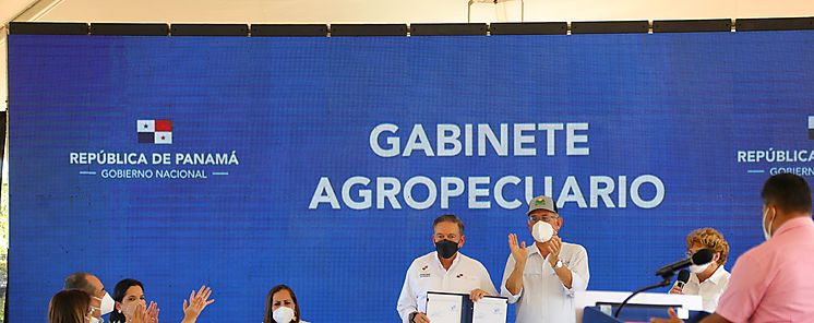 Ministra Castillo participa de Gabinete Agropecuario