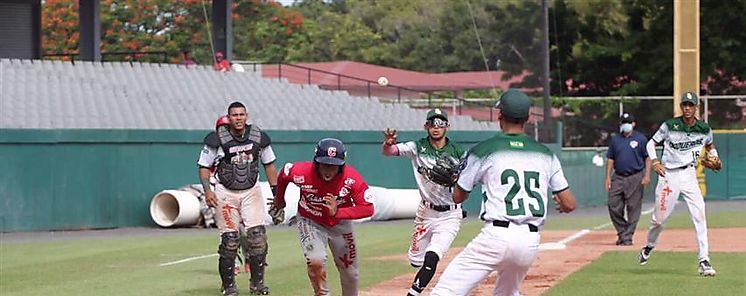 Coclé manda en certamen de béisbol en Panamá