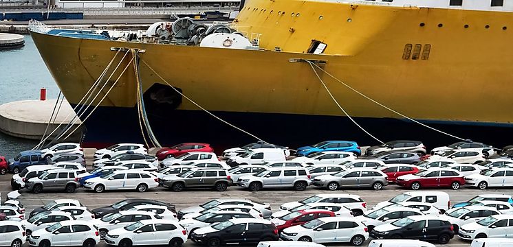 Continúan consultas para fortalecer controles para la importación de vehículos al país
