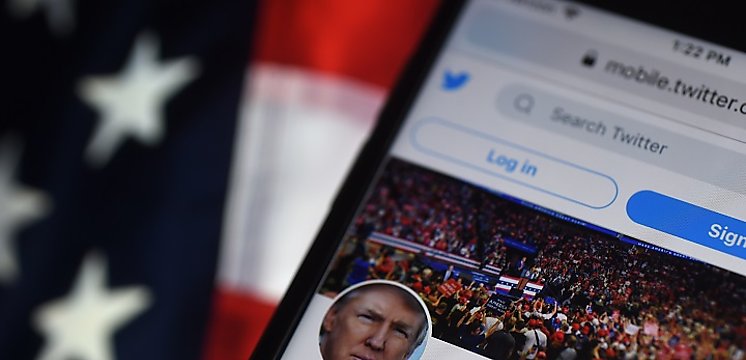 Musk restablece la cuenta de Donald Trump en Twitter tras encuesta a favor