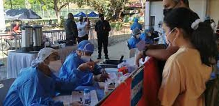 Se extiende jornada de vacunación en el Parque Omar
